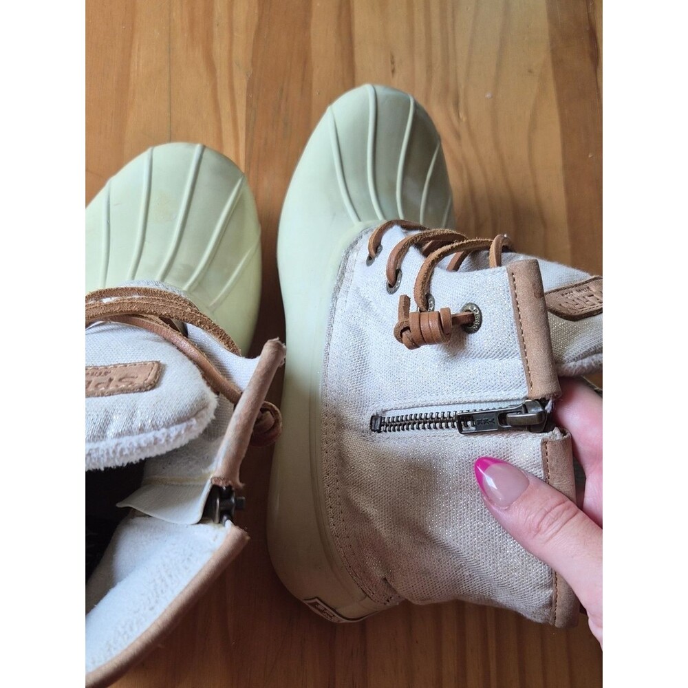 Sperry Women's Cream and Tan Boots - Picture 9 of 10
